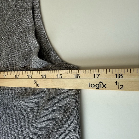 Chico’s Shimmering Chic Metallic Grey Sleeveless Sweater Tank- Chico Sz. 1 ~ New - Picture 8 of 11